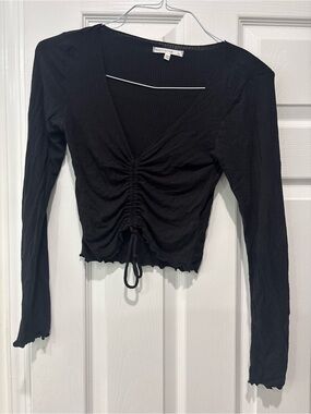 Santystar Black Ruched V-Neck Long Sleeve Crop Top